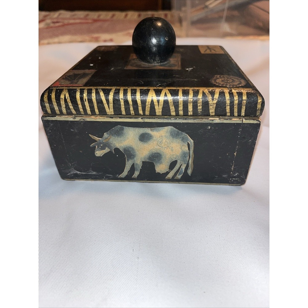Essex collection wooden trinket box Thailand animals 6" X 3"‎ handmade